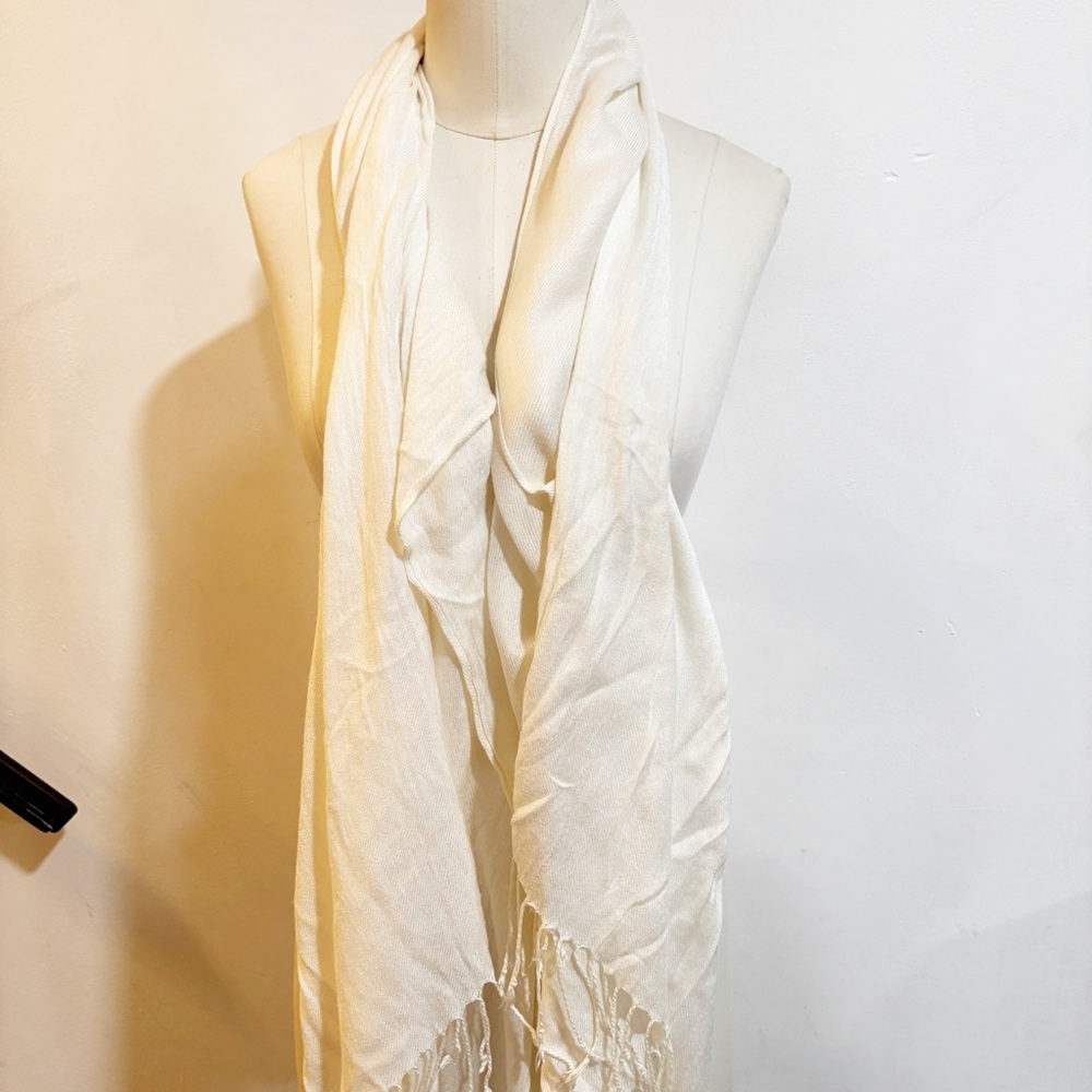 H&M‎ Cream Knit Scarf | Cozy Winter Layer | Neutral Fall Accessory - Picture 4 of 6